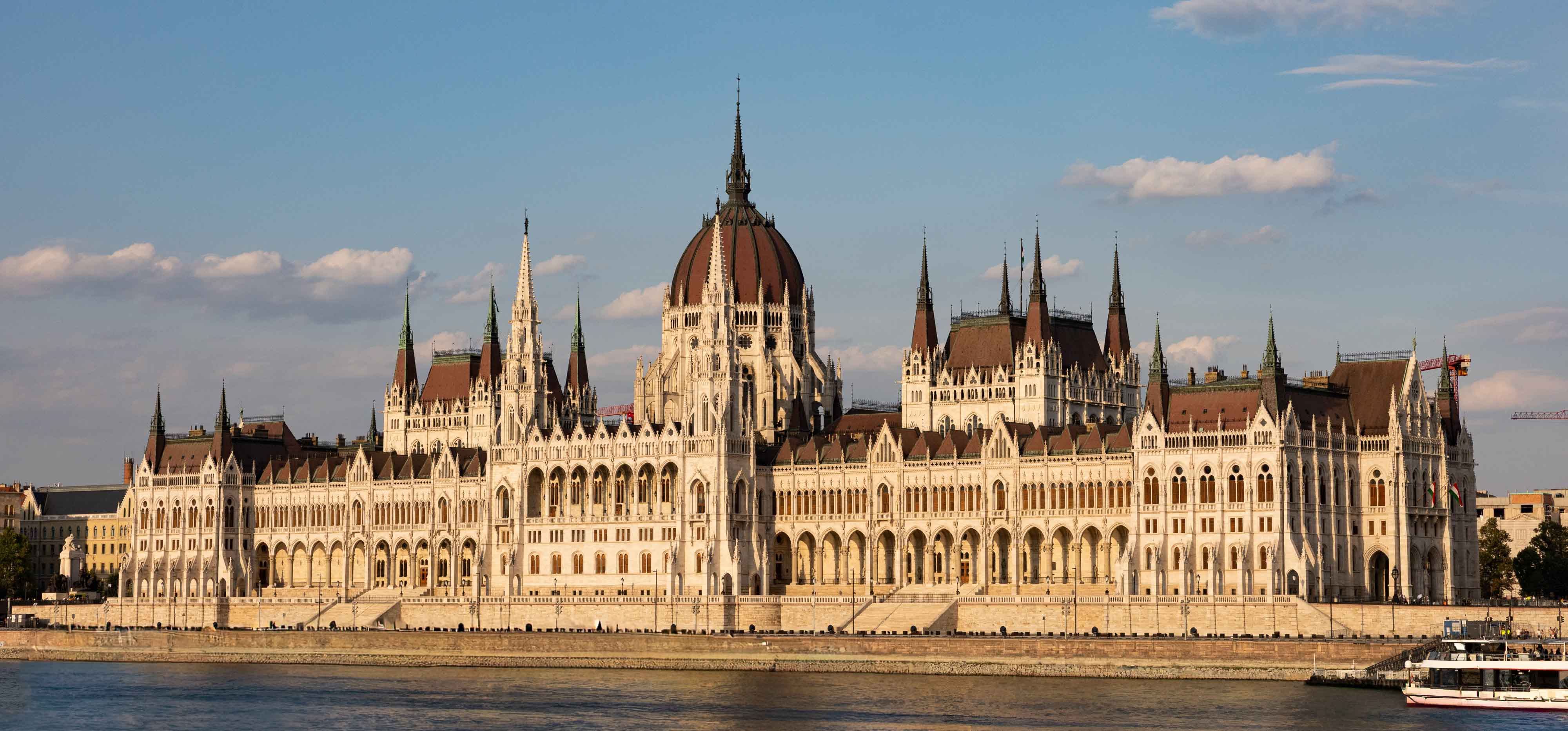 المنح والتمويل