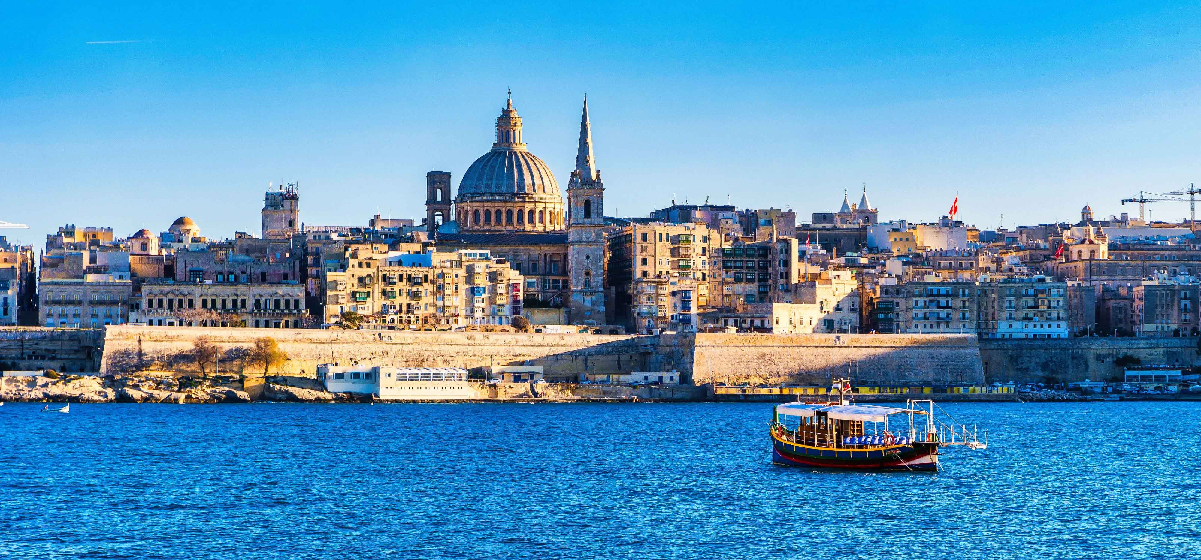 المنح والتمويل